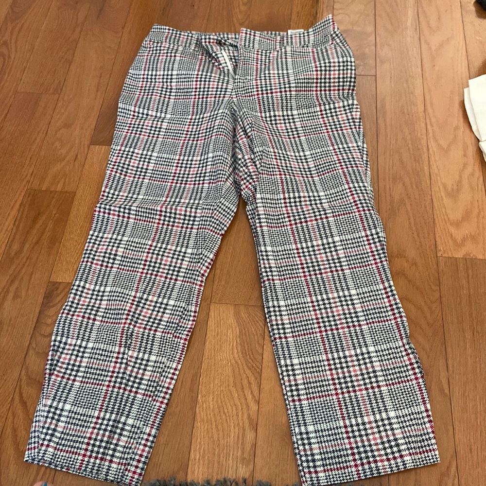 Old Navy Pixie Pants, Size 4P, Cropped/Flare Above Ankle